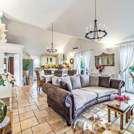 Mutnik By Interhome Feriehus Mirce