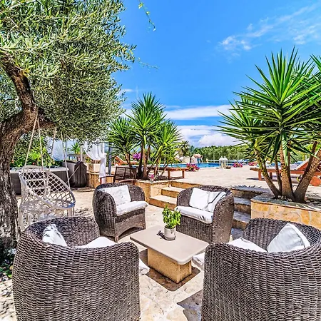 بيت للعطل Mutnik By Interhome