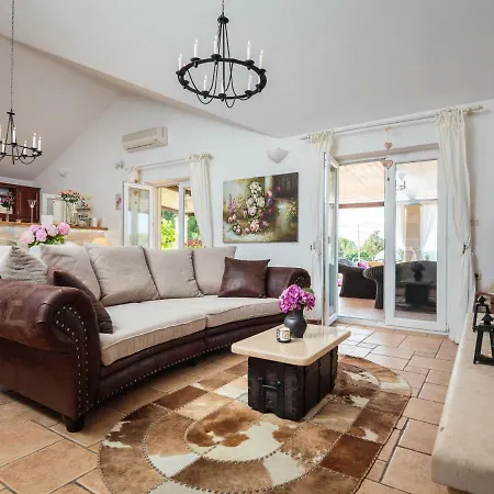 Mutnik By Interhome *