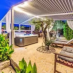 Mutnik By Interhome Сasa de vacaciones Mirce