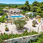 Mutnik By Interhome Сasa de vacaciones