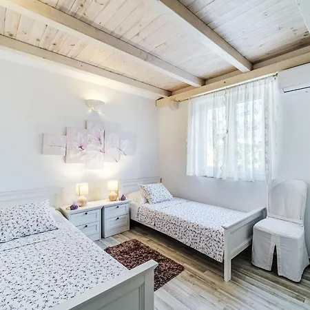 Дом отдыха Mutnik By Interhome Mirca (Brac)