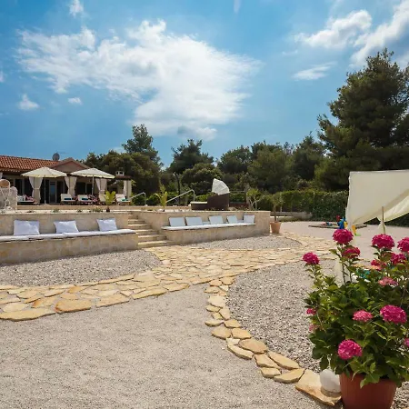 Mutnik By Interhome Mirca (Brac)