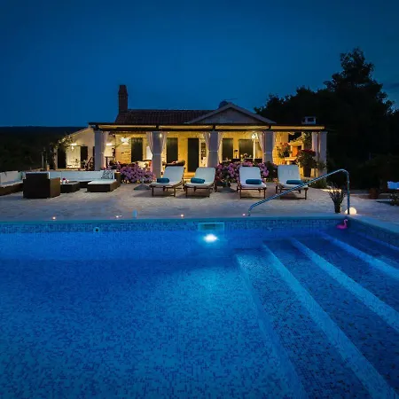 Holiday home Mutnik By Interhome