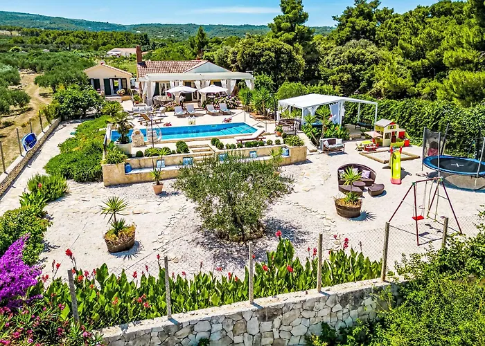 Mutnik By Interhome Casa de Férias